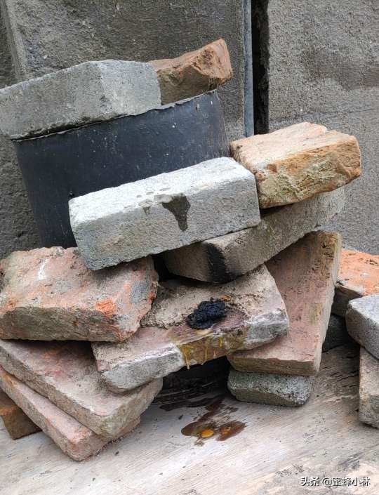 网上卖的诱蜂水很香,蜂蜡和诱蜂水哪个好用