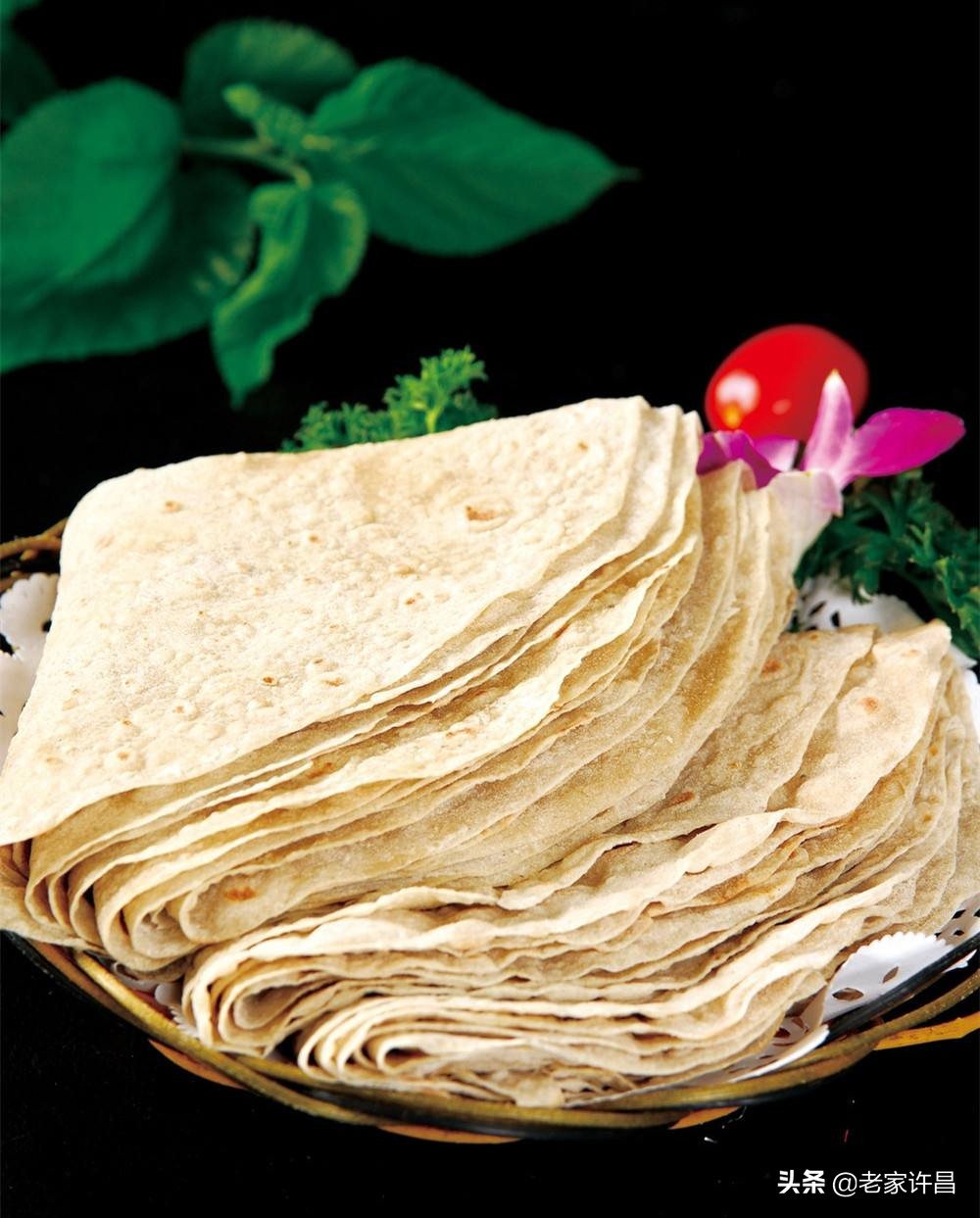 河南人烙馍夹酱豆,烙馍卷酱豆的正宗做法