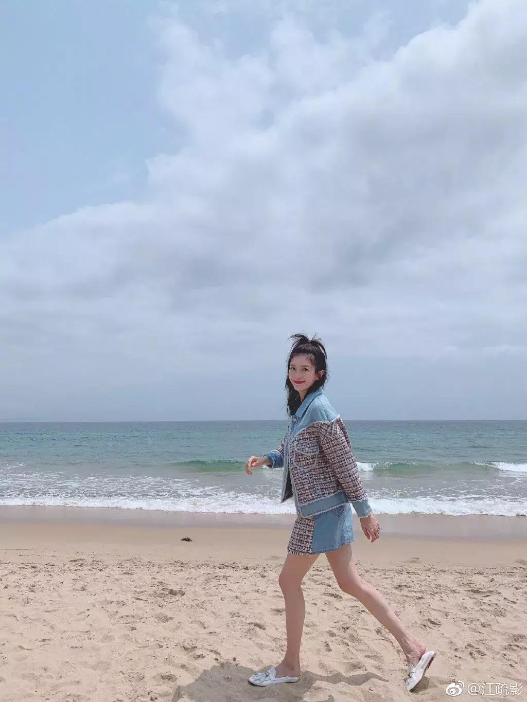 裙子平底鞋,搭黑色平底鞋的裙子怎么搭配