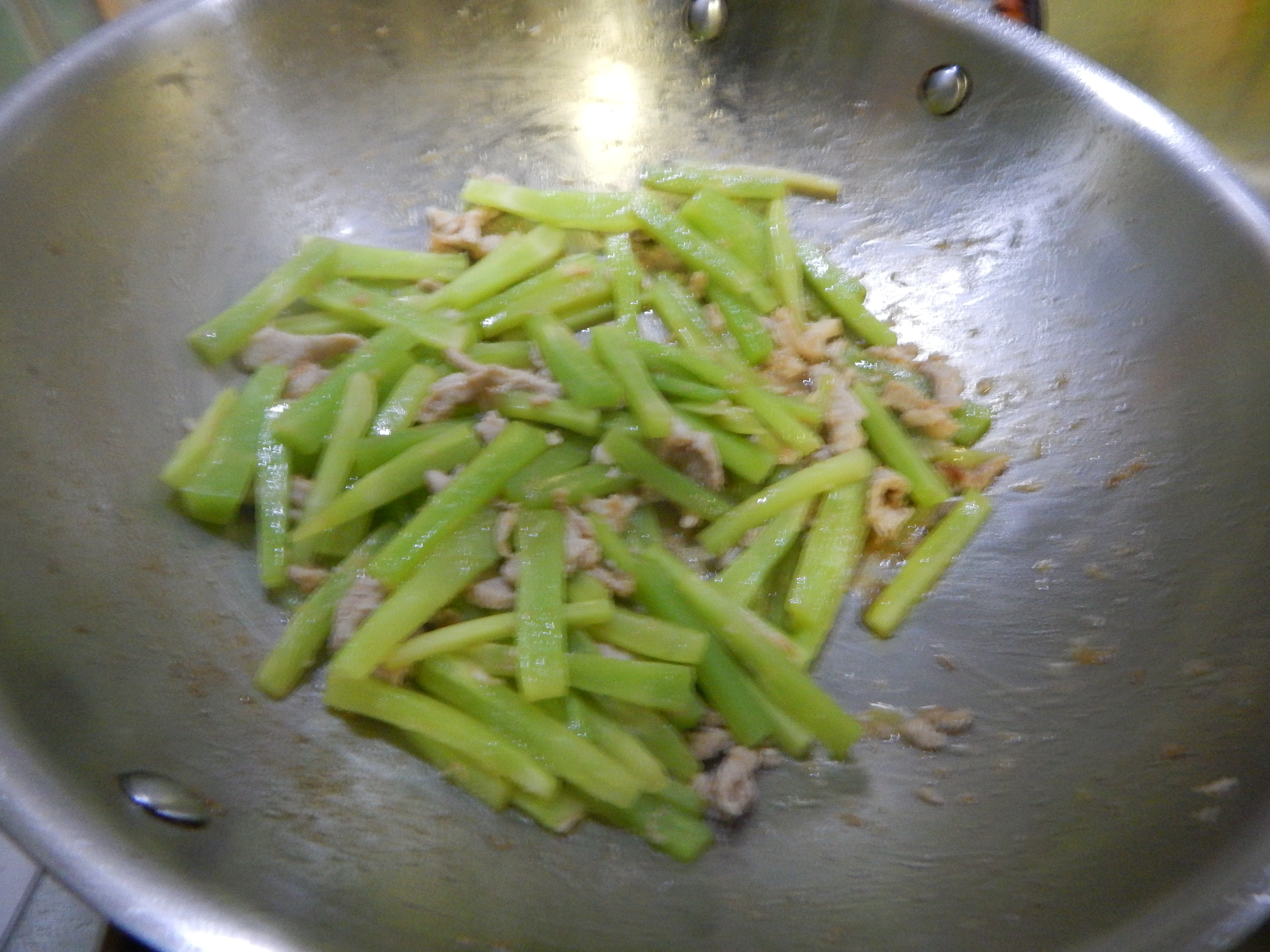 寒冬里吃什么菜好呢,冬天这道菜再贵也要吃补气又补脑