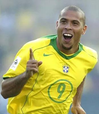 外星人得过几次世界杯冠军,20岁大罗获足球先生