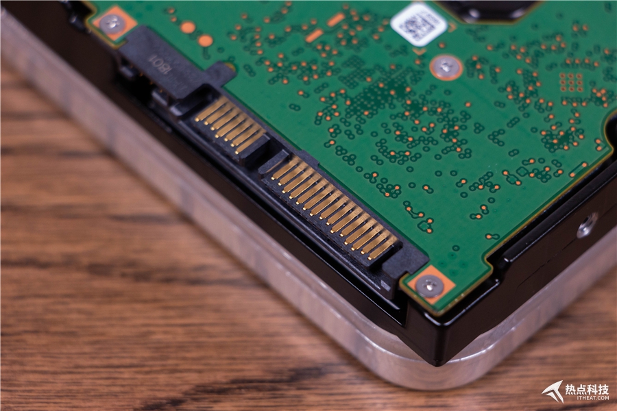 希捷酷狼pro14t硬盘评测,希捷酷狼6tbnas级硬盘