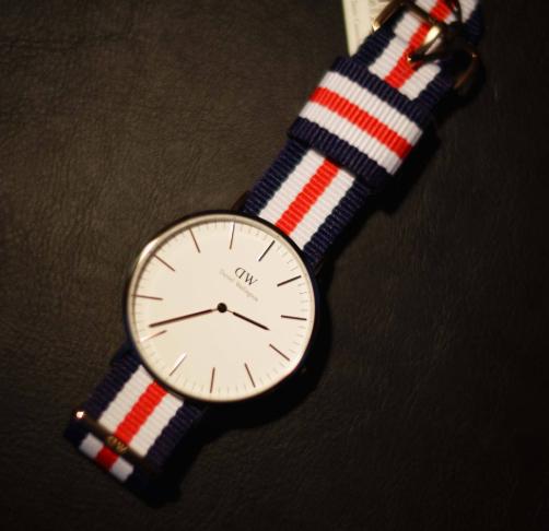 dw手表不走了是什么原因如何处理,dw石英表不走了怎么办