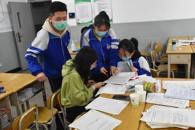 愿你不负青春努力学习前进,愿你不负青春不辜负大学四年时光