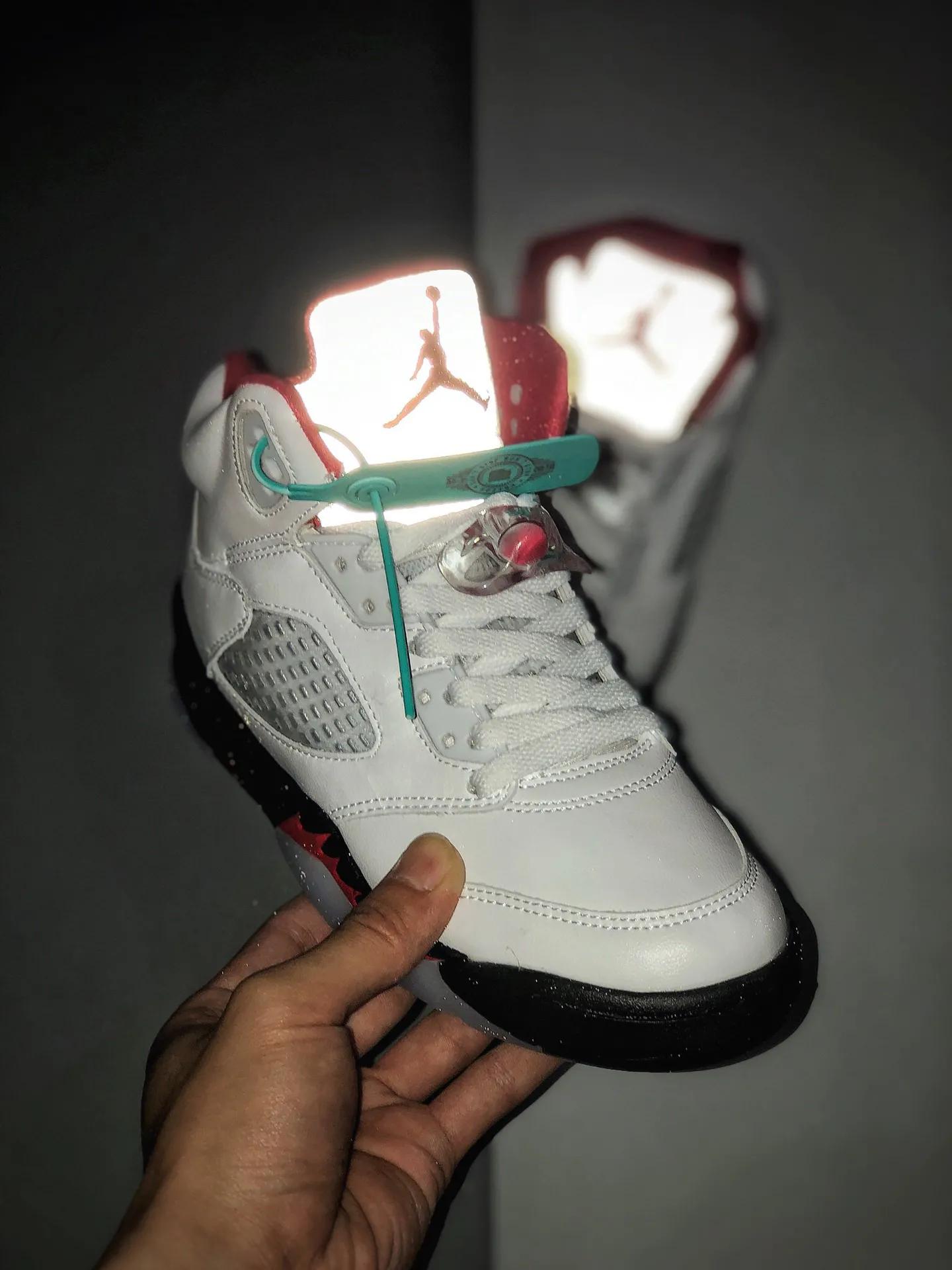 乔丹颜值最高球鞋aj5,耐克飞人乔丹系列篮球aj5