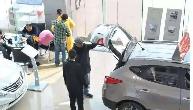 东莞小车太多了，很多打工者*款贷**也要买，车真的很重要吗？