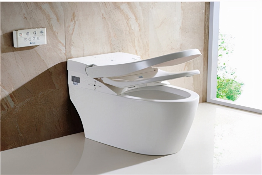 马桶漏水楼下漏水找什么人修,马桶漏水换了排水阀还是漏水