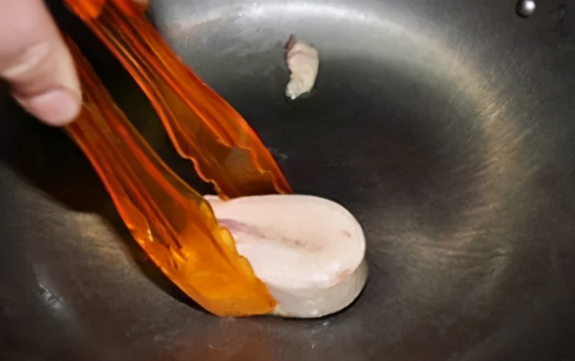 不粘锅生锈了怎么永久不生锈,生锈的铁锅这样做不粘锅不生锈