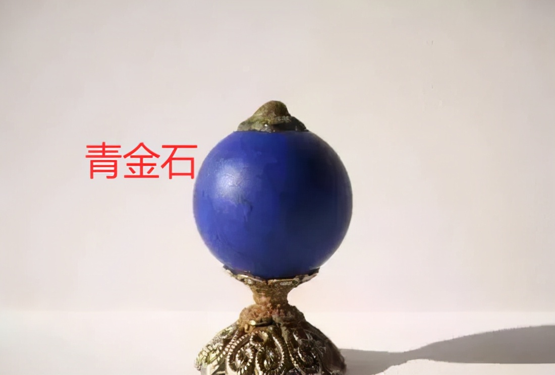 清朝官帽上的珠子值不值钱,清代官员的官帽上有黑珠是几品官