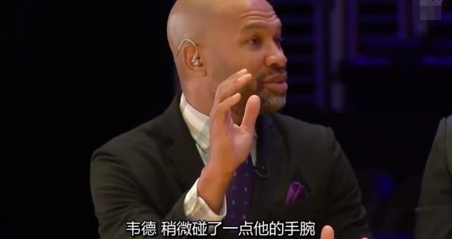 科比投篮遭五人防守,科比投篮被打手