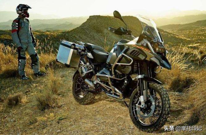 为什么骑摩托车不堵车,骑摩托为什么要低着头