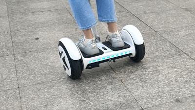 最高时速可达80公里小时,最高时速可达180公里以上