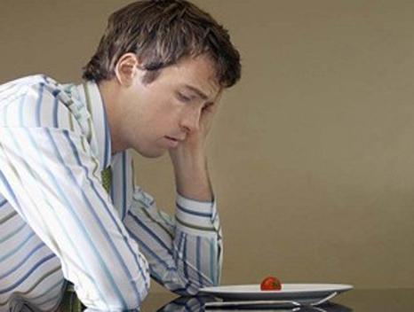 女子觉得腿痒看医生,女孩总在睡觉时身痒