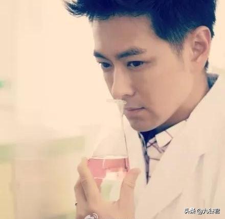 隐婚、整容还有？！一起看看明星们最不想让人知道的秘密。