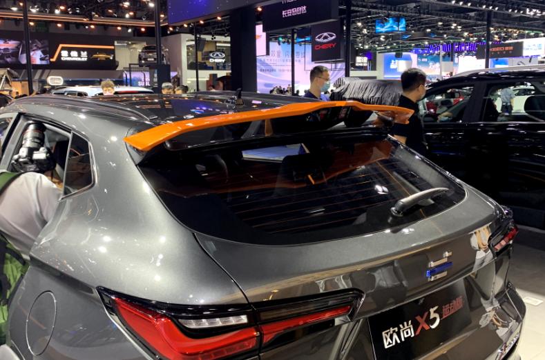 欧尚X5变身运动达人，橙色装饰条尽显犀利，它是你的理想型吗