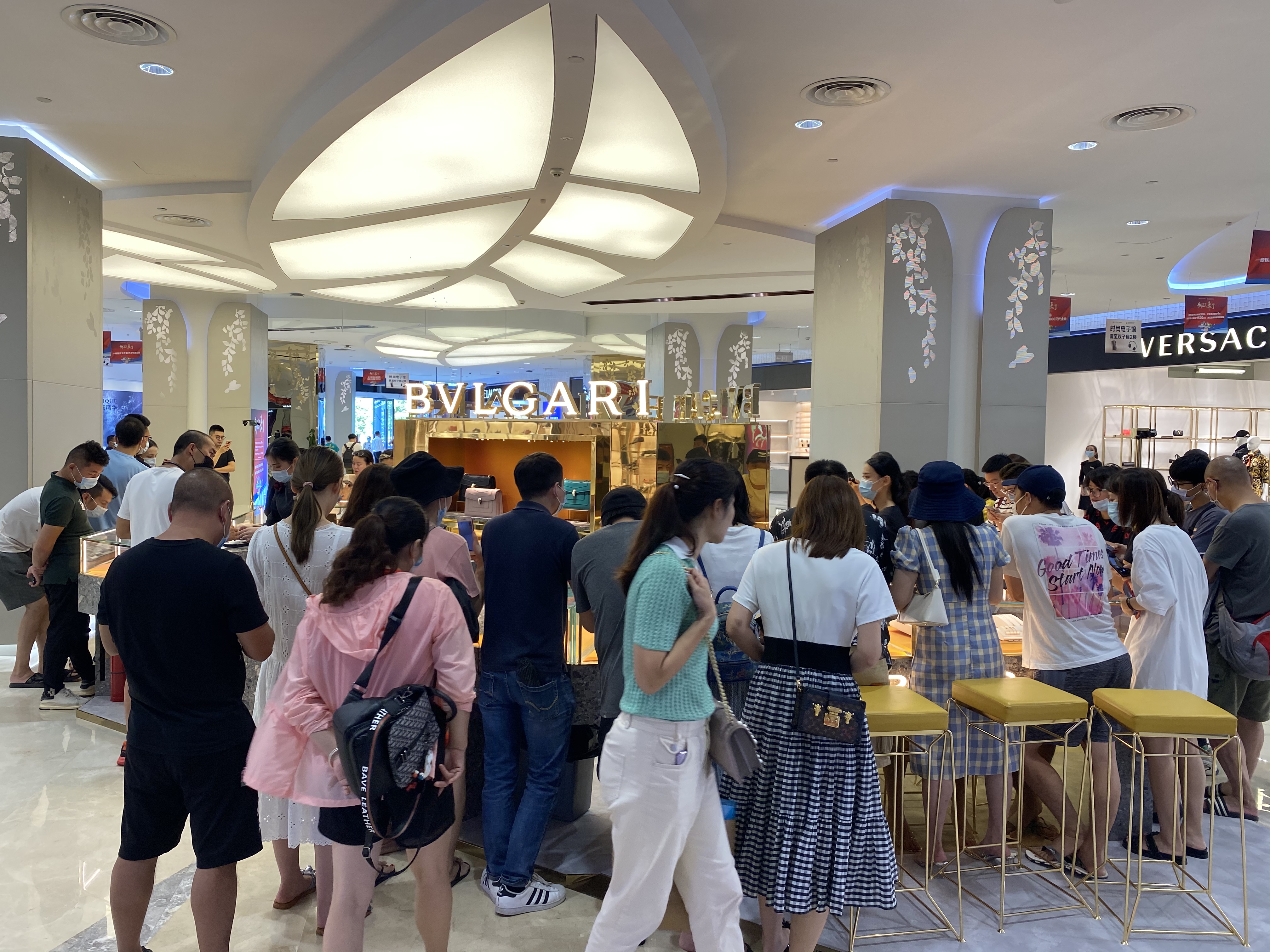 海口首家宝格丽7月30日正式入驻海口日月广场免税店