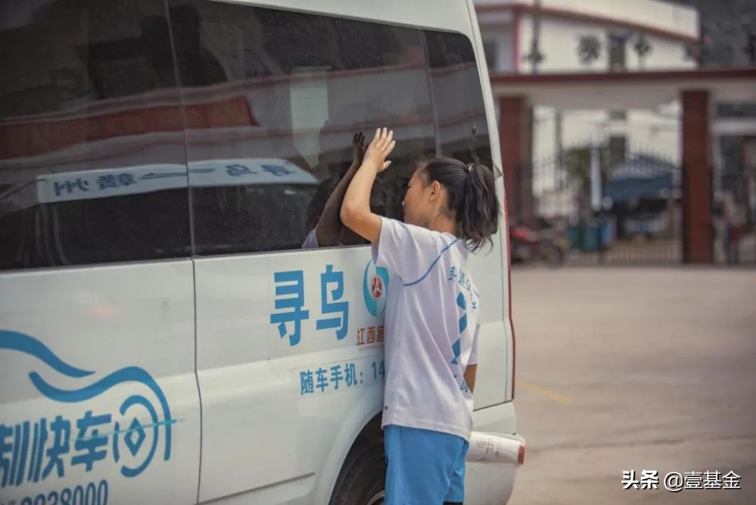 球队目前的目标还是全力冲击冠军,我们球队