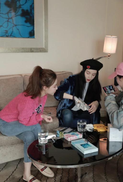 范冰冰和网红直播卖面膜,范冰冰雪梨同框直播卖货