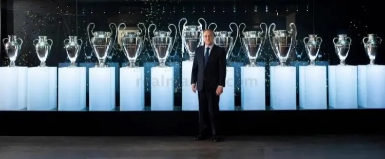 你一口我一口，不奶死曼城不罢手！他来了，他拿着桃木剑走来了