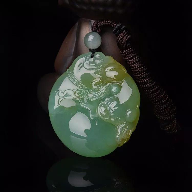 貔貅背白菜寓意是什么,玉白菜和玉貔貅哪个更招财