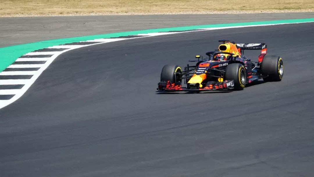 f1红牛车队阿斯顿马丁,阿斯顿马丁f1赛车队