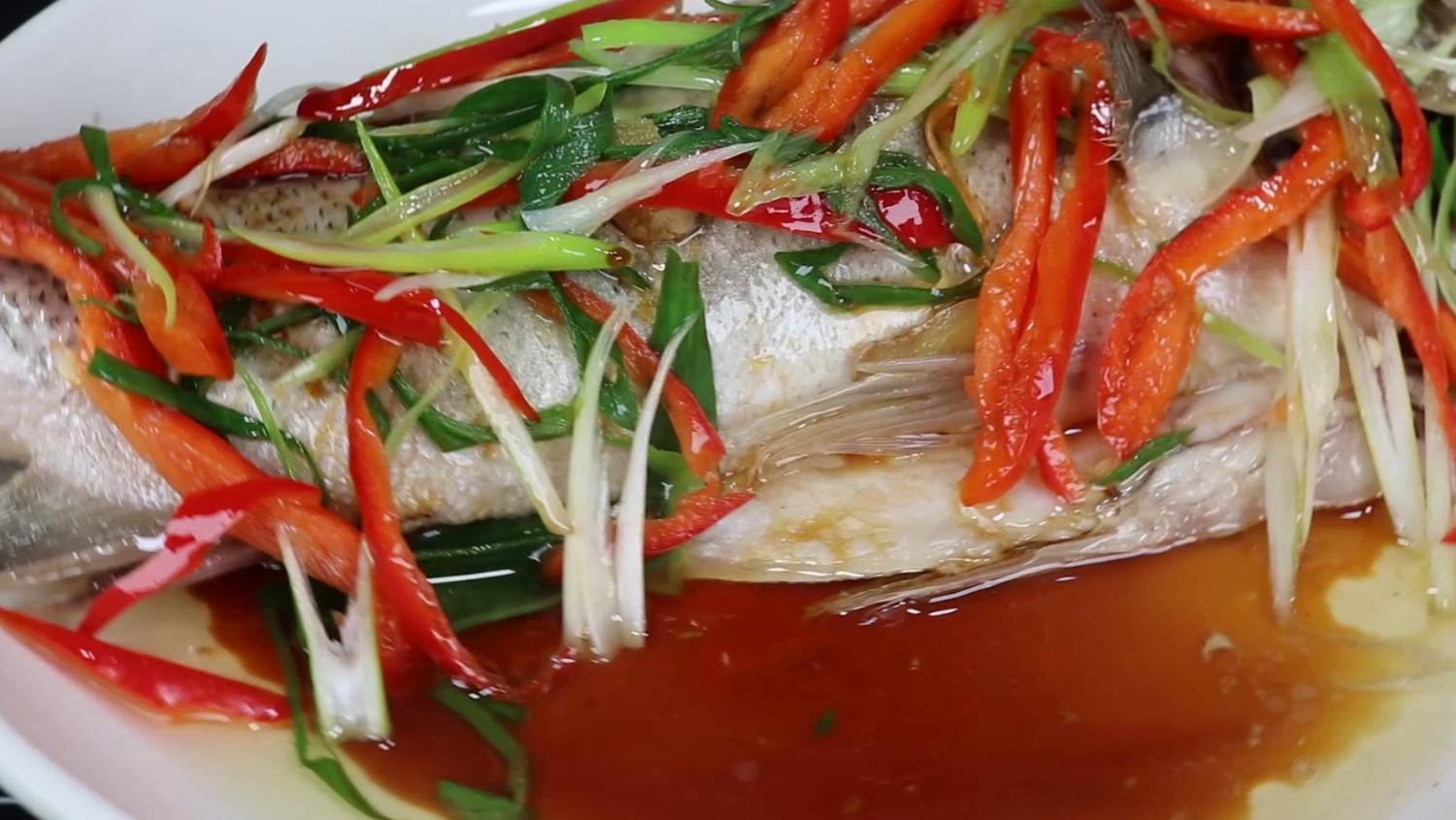 无论做什么鱼，万不可放盐和料酒，大厨教你一招，鲜嫩不柴没腥味