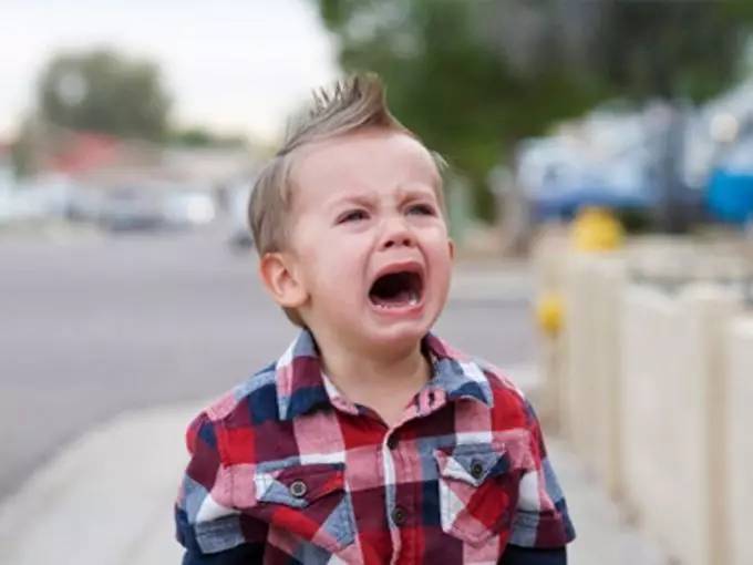 小孩脾气大暴躁易怒怎么引导,小孩发脾气暴躁易怒会气死