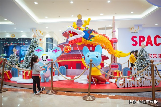 奇迹许愿圣诞树惊艳点亮，上海环球港开启奇幻童话之旅