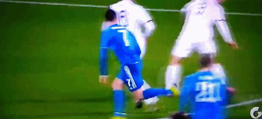 里昂对尤文犯规,2020年欧冠淘汰赛尤文里昂第二轮