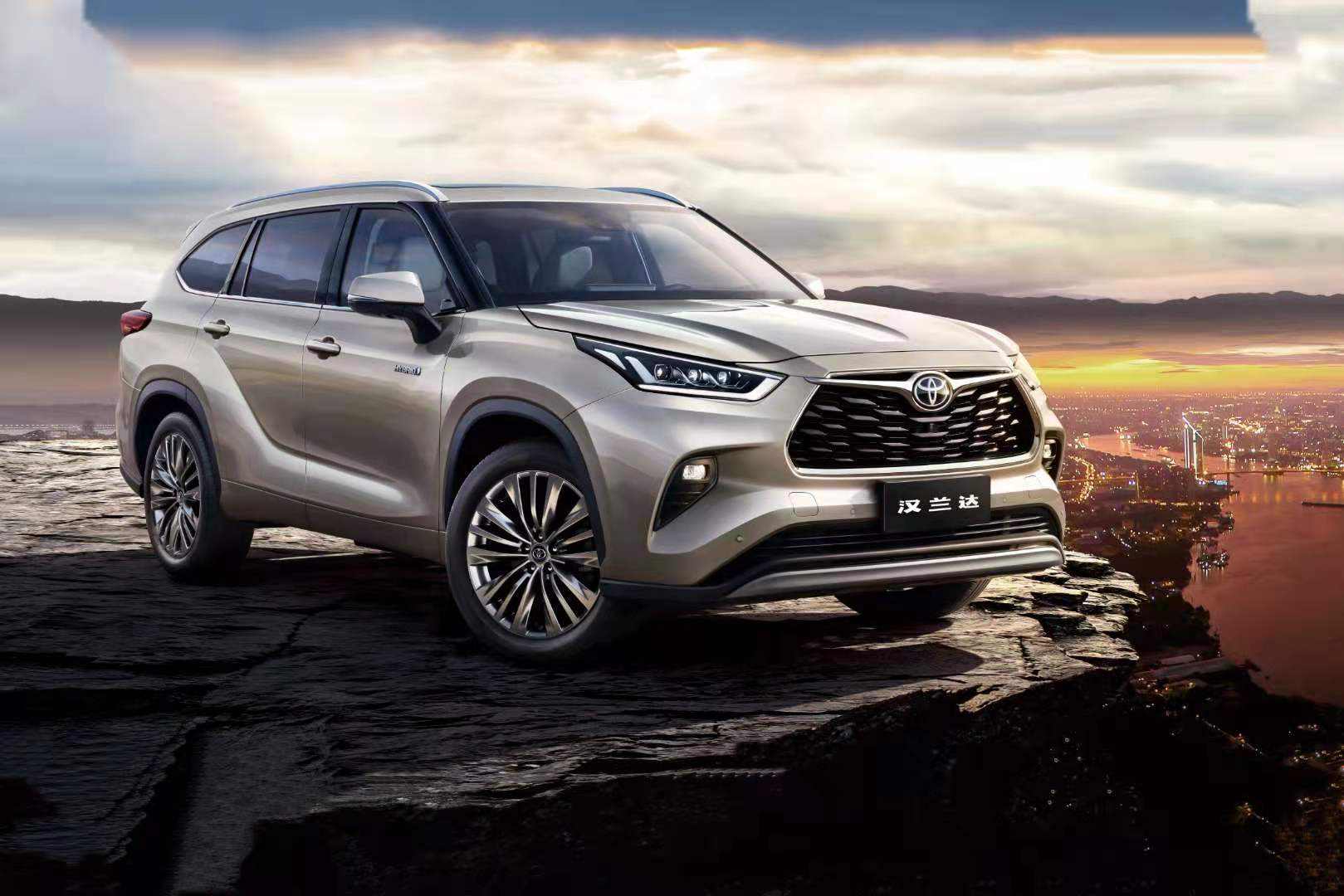 汽车的雨刷器的正确使用方法,逍客雨量感应雨刷器