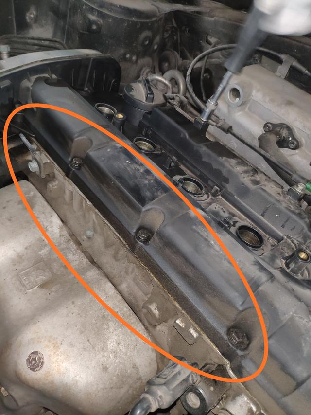 17万公里的起亚狮跑暖风水管突然爆裂，车主表示从没使用过防冻液