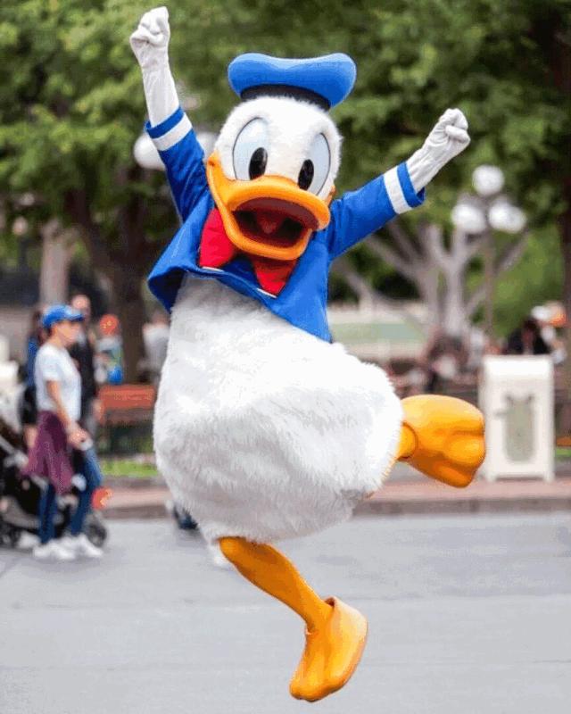 90后女人摆摊卖包包,淘宝卖表情包年入百万