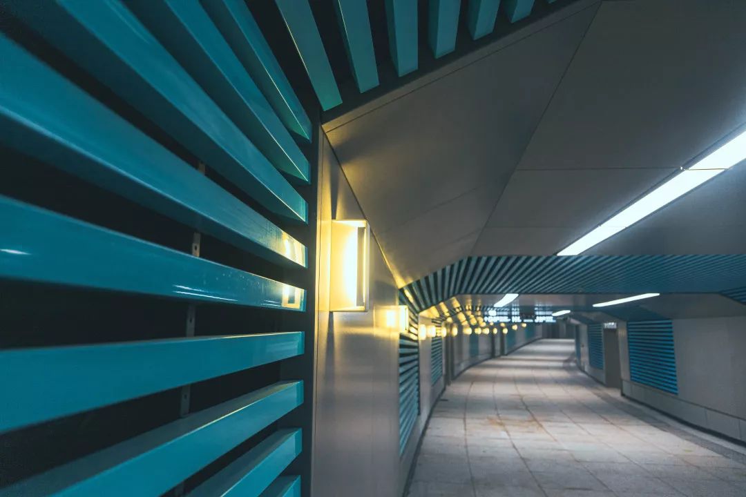 光谷广场地下综合体照片,光谷地下综合体和地下长廊