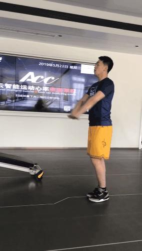 跑步拉伸动作的正确方法,肩颈拉伸的正确锻炼方法