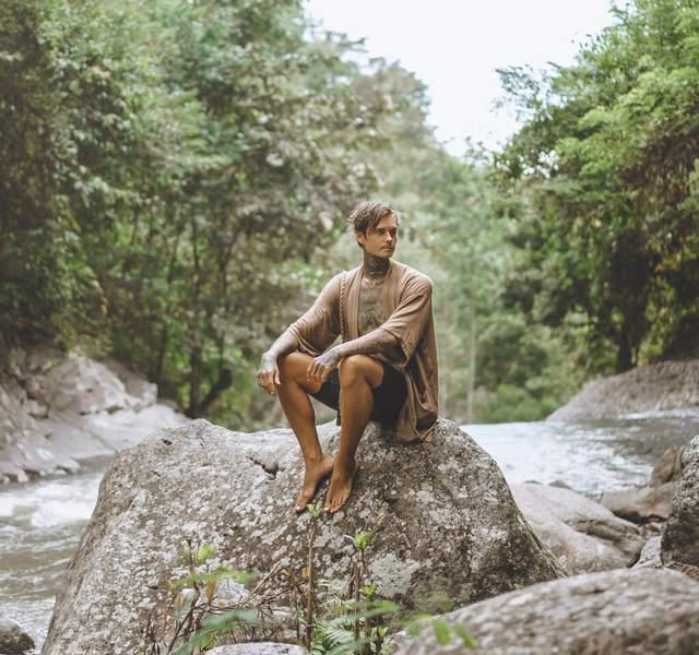 人类进化褪毛为什么留下了头发,人类为何褪去身上的皮毛