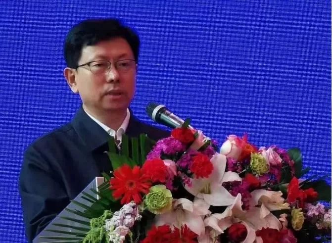 东北大学副校长参观冰雪丽人工厂