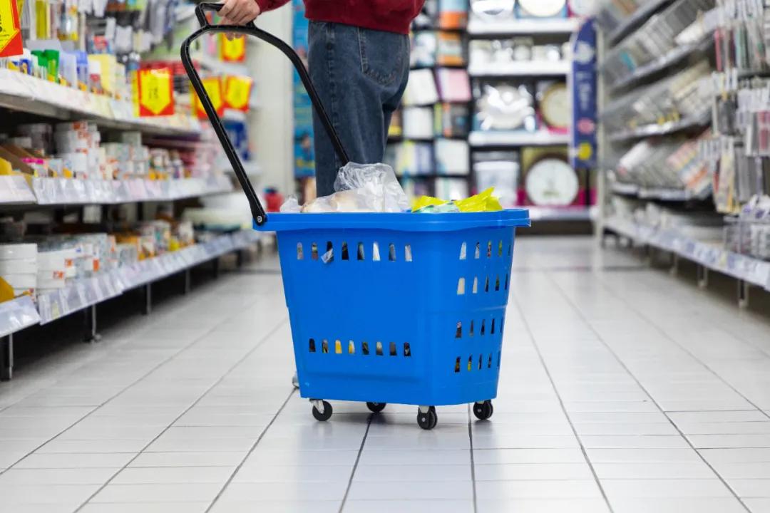 当心！深圳市民网购买到“假品牌”，报警后牵出600万造假大案