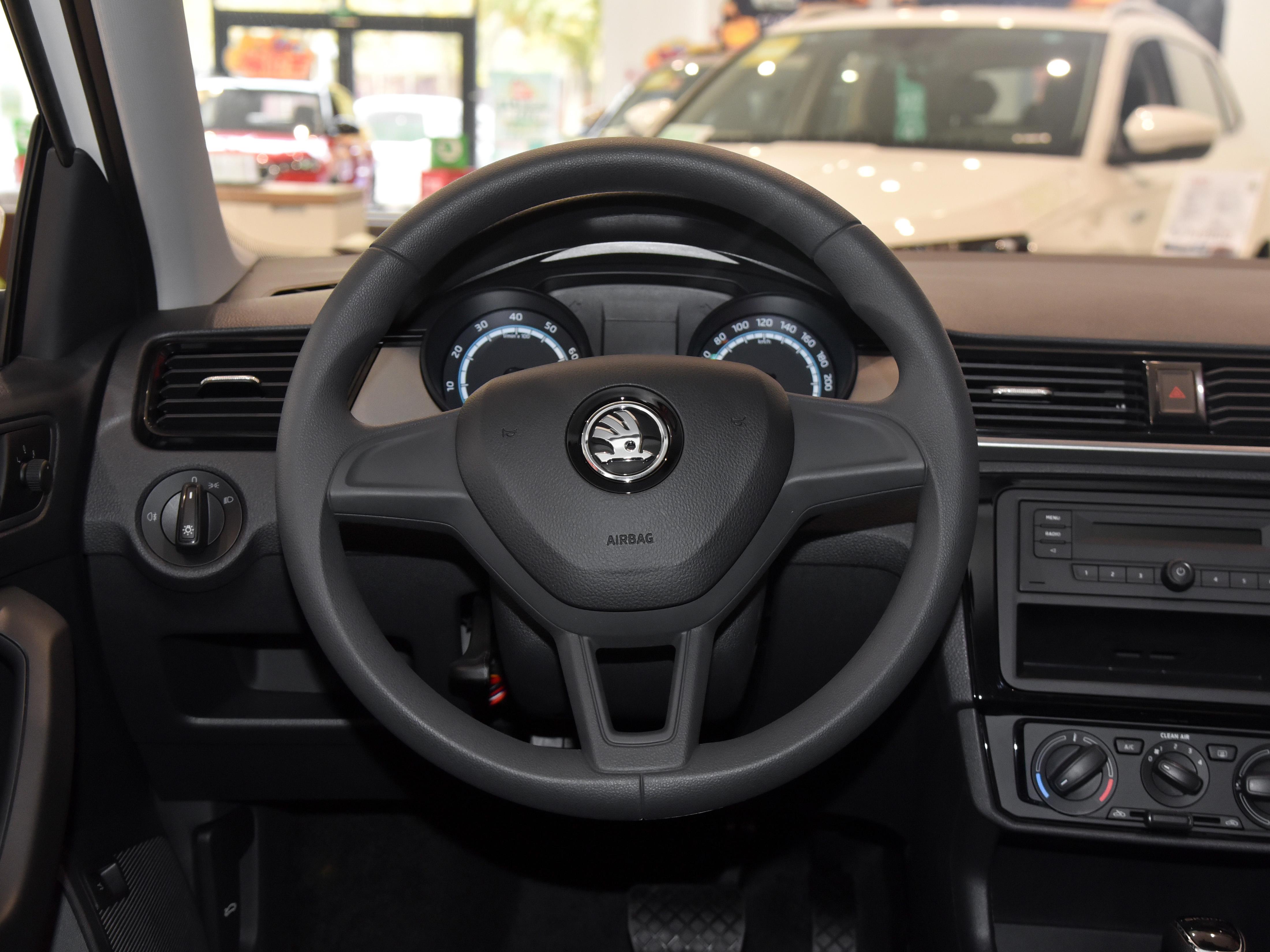 5.6l100km油耗多少钱一公里,5.6l油耗什么水平