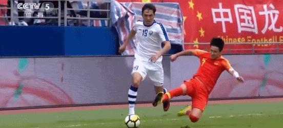 中国队比赛受伤视频,中国国足球员受伤