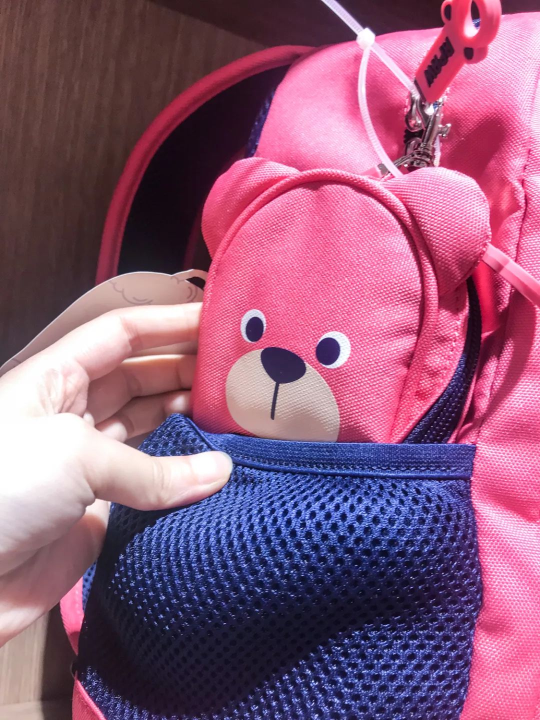 200-500儿童书包,儿童书包买轻便的还是减压的好