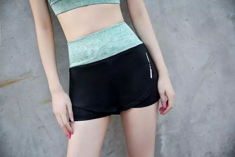 好看的美背瑜伽服分享,简单大方高贵上档次瑜伽服