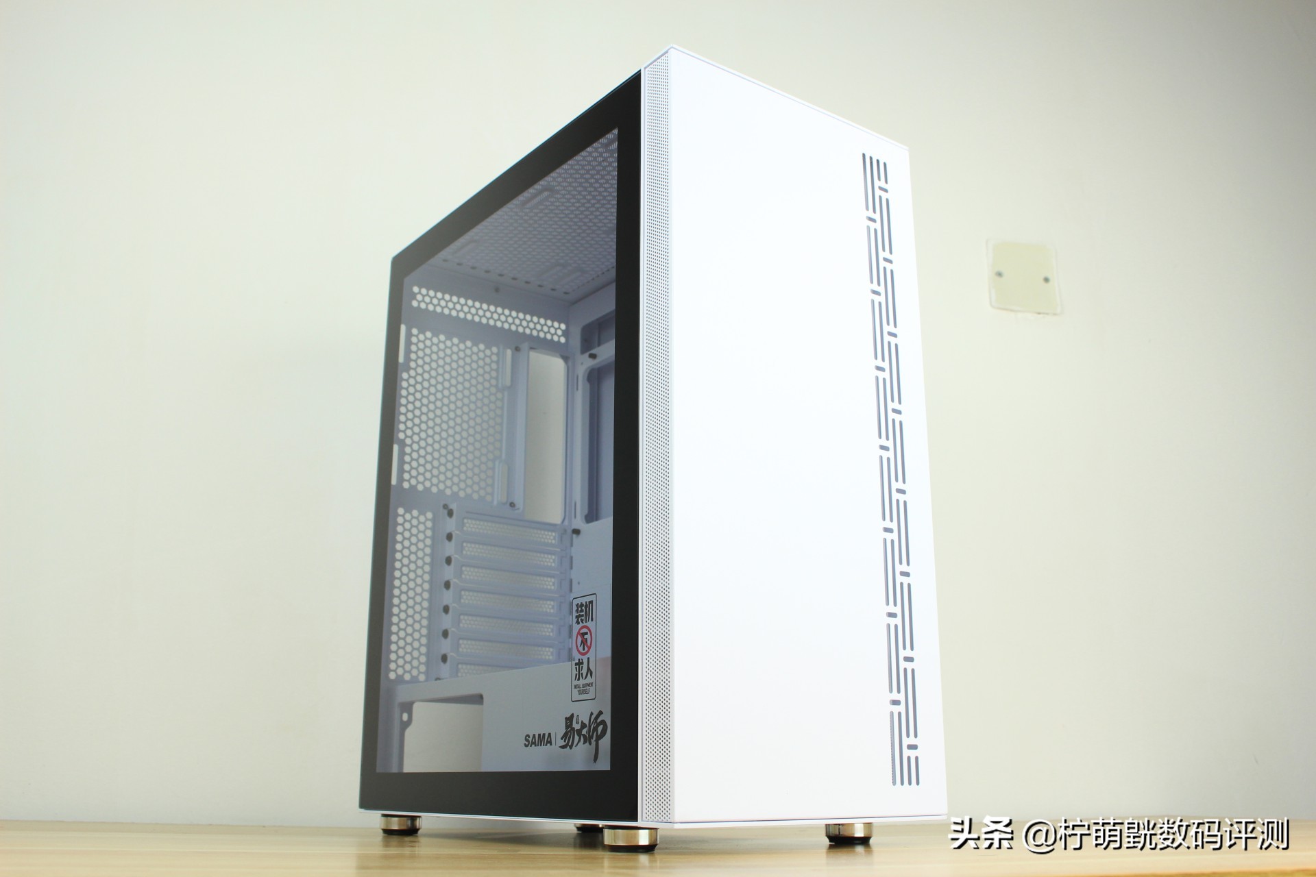 神光侧透不单调,畅快装机不求人易大师神光白色版上机体验