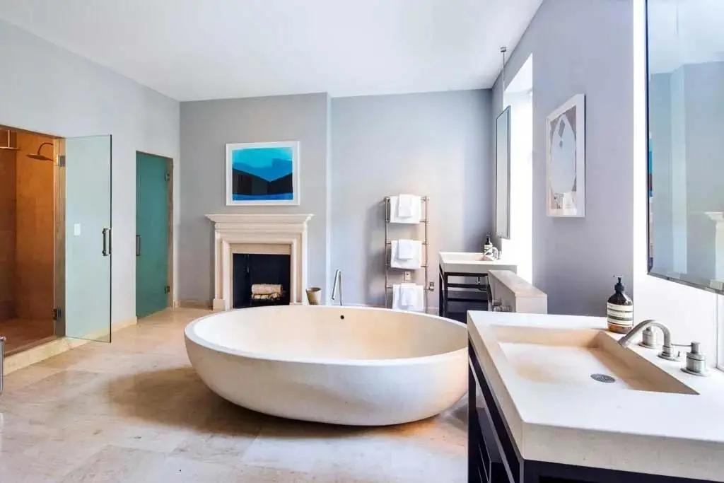 “不要男人只要房子”的她，10年后怎么样了？