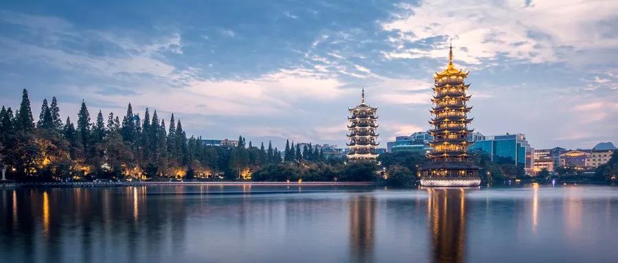 厦门出发近日的特价票,四月厦门飞哪里的机票最便宜