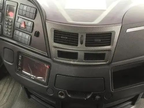 18款解放jh6500马力牵引车怎么样,解放j7对比欧曼est汕德卡旗舰高栏