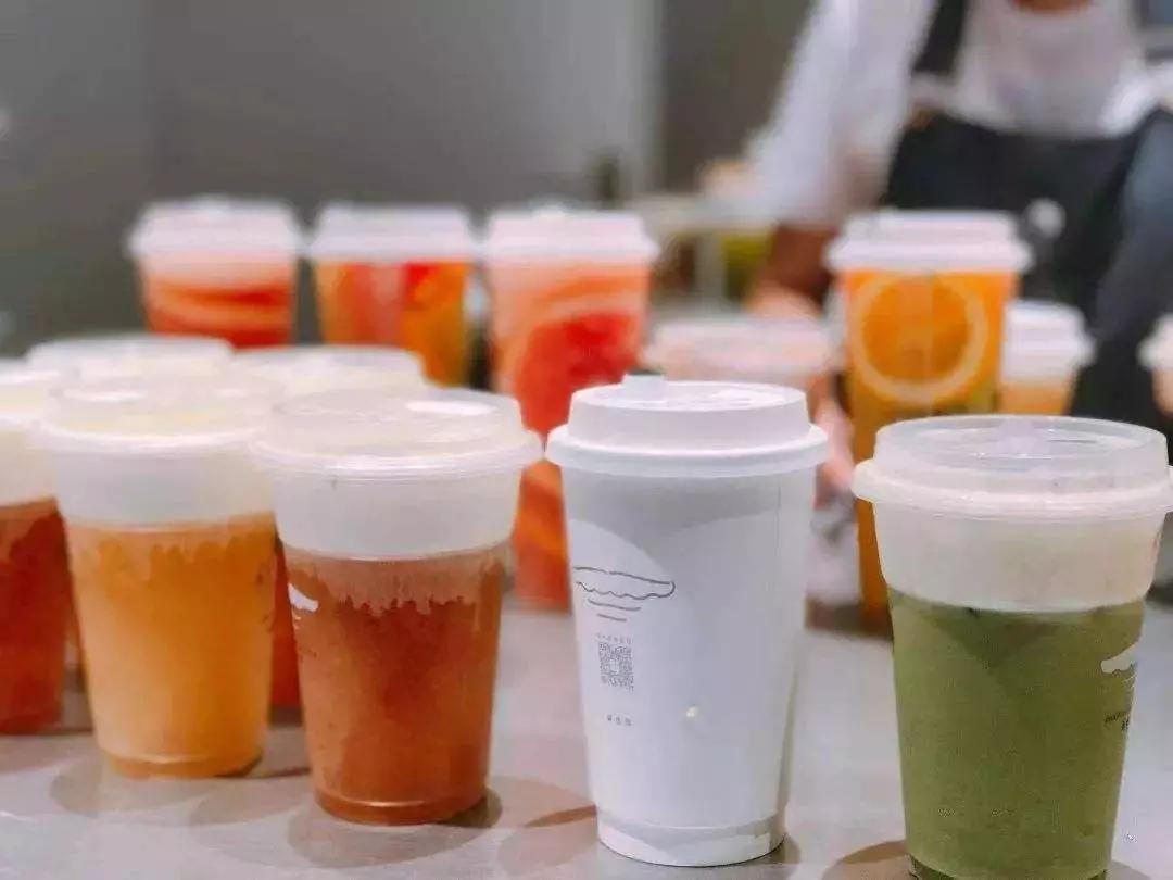 90后女大学生开奶茶店，靠6大“套路”日销千杯