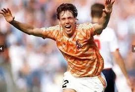 天下足球荷兰三剑客解说,荷兰足球三剑客中文解说