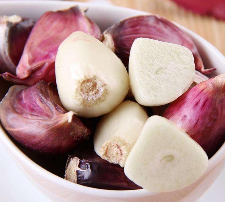 北方吃大蒜正确吃法,北方人爱吃大蒜的原因