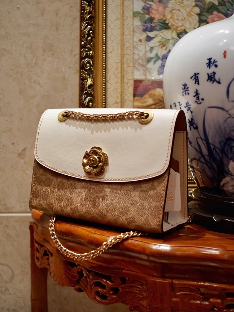 质感好点的高档气质女包,设计感高端上档次女包心形