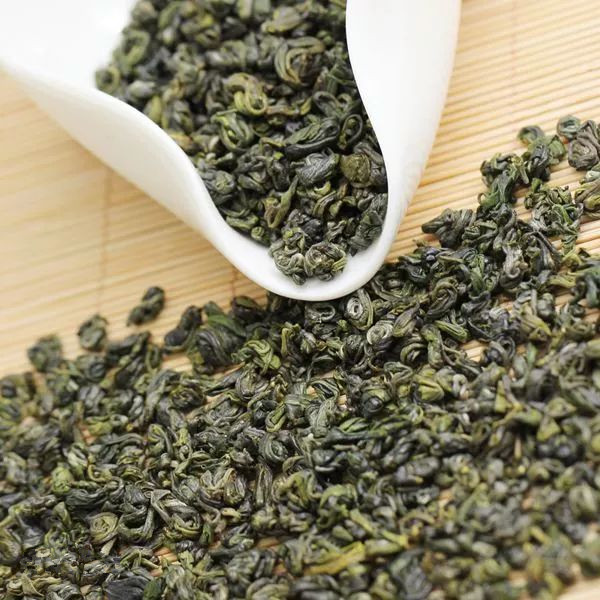 茶叶分类标准及各类名茶代表品种,六大茶类的基本知识和代表名茶